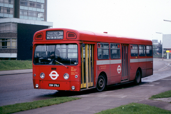Route 211, London Transport, SMS179, EGN179J, Walton