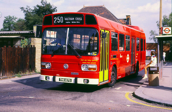 Route 250, London Transport, LS127, THX127S
