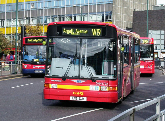 Route W19, First London, DM41792, LN51GJY