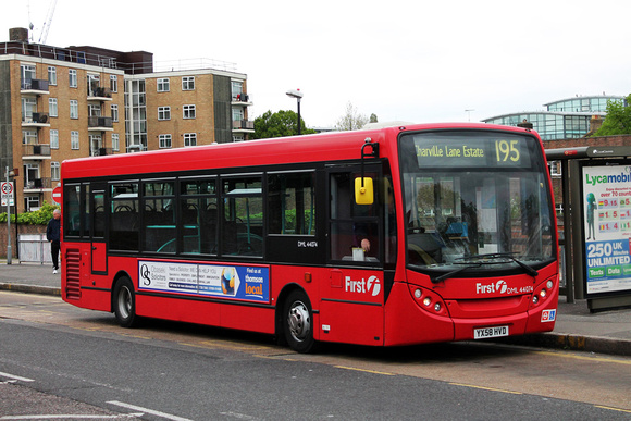 Route 195, First London, DML44074, YX58HVD, Brentford