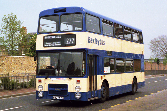 Route 272, Bexleybus 7, E907KYR, Woolwich