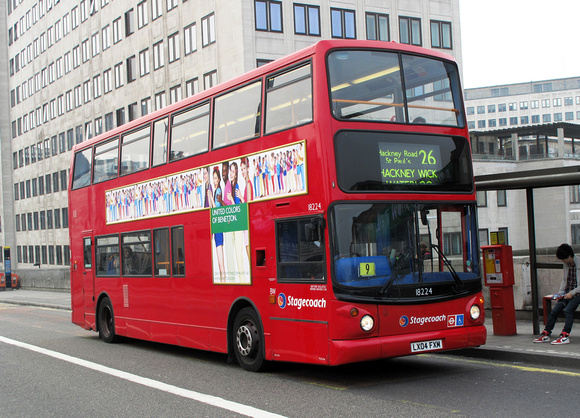 Route 26, Stagecoach London 18224, LX04FXM, Waterloo