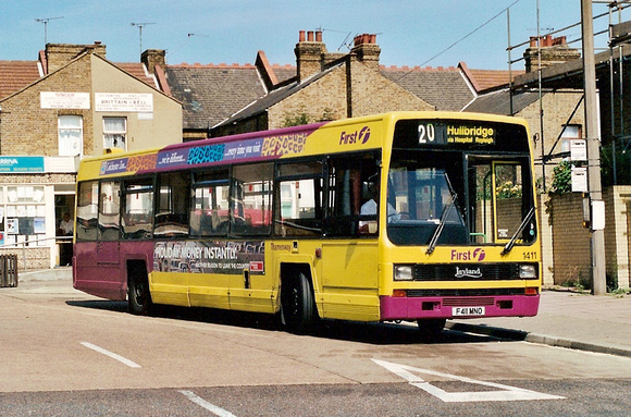 Route 20, First Essex 1411, F411MNO, Southend