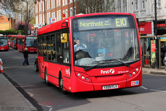 Route E10, First London, DMS44416, YX09FLV, Ealing