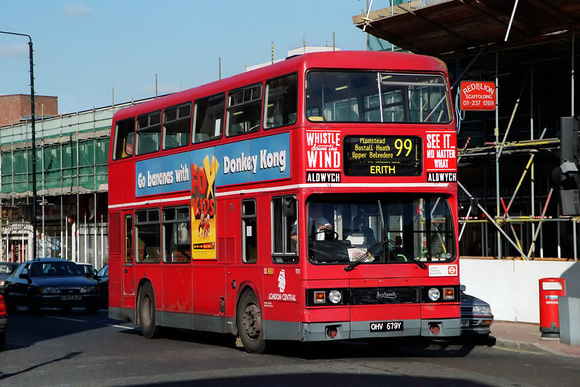 Route 99, London Central, T679, OHV679Y, Woolwich