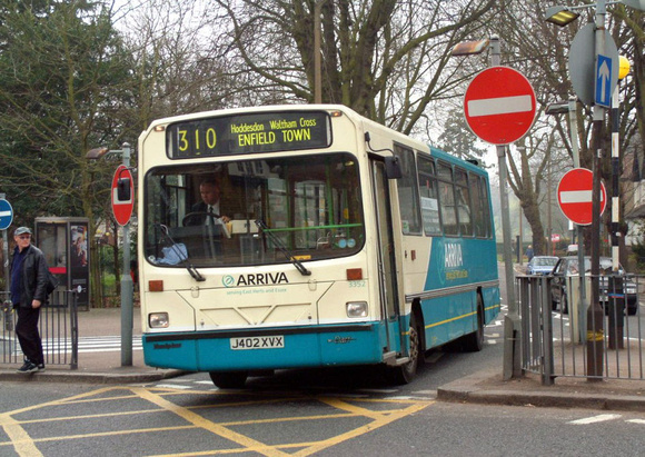Route 310, Arriva 3352, J402XVX