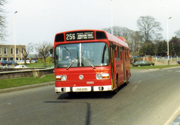 Route 256, London Transport, LS123, THX123S, Romford
