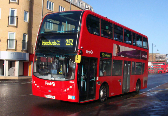 Route 252, First London, DN33546, SN58CFM, Romford