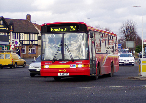 Route 252, First London, DMS482, LT52WUO, Romford