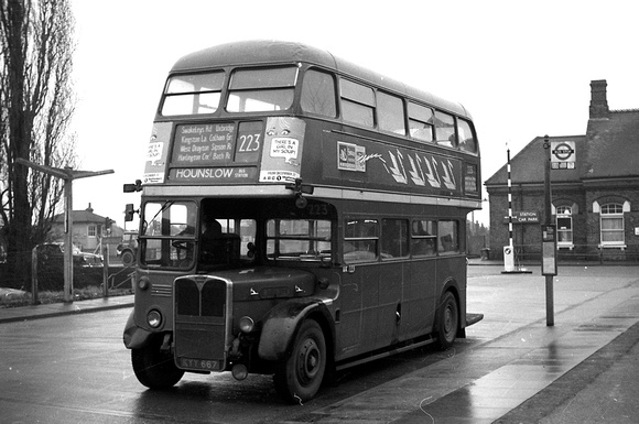 Route 223, London Transport, RT1812, KYY667