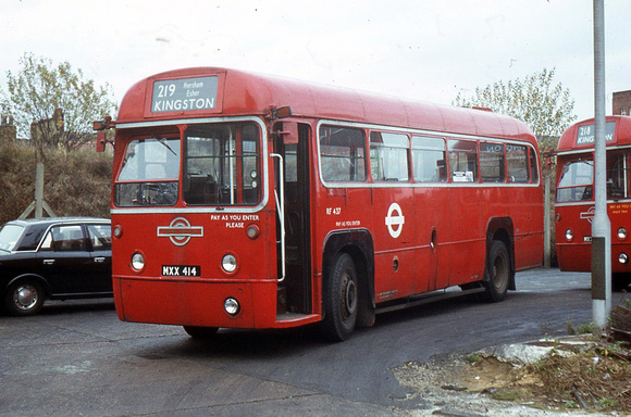 Route 219, London Transport, RF437, MXX414, Kingston