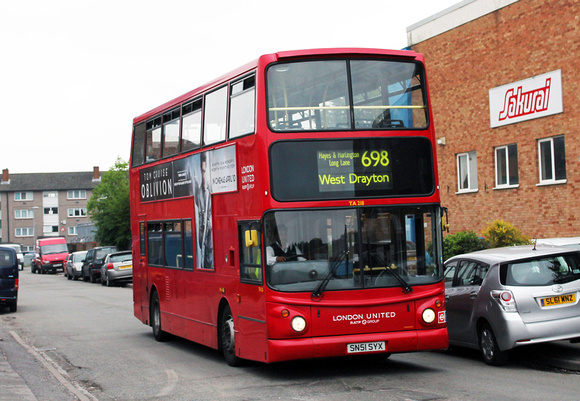 Route 698, London United RATP, TA218, SN51SYX, Hounslow
