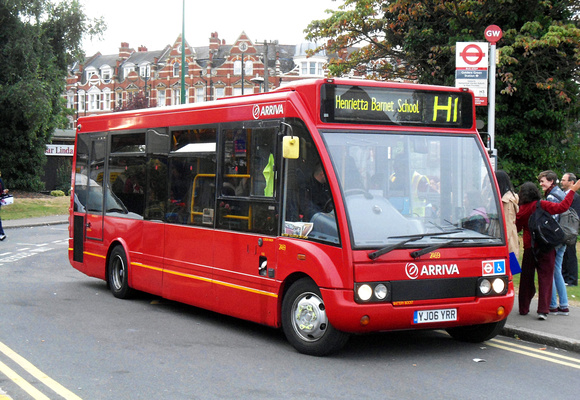 Route H1, Arriva The Shires 2469, YJ06YRR, Golders Green