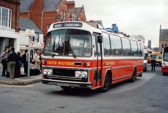 Red Bus North Devon 3512, VOD612S, Barnstaple