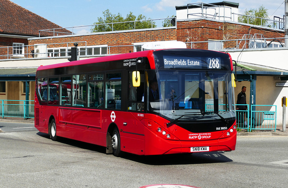 Route 288, London Sovereign RATP, DLE30251, SN18KWA, Edgware