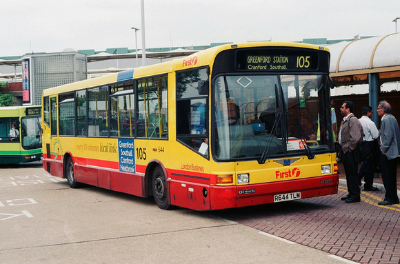 Route 105, First Buslines 644, R644TLM, Heathrow