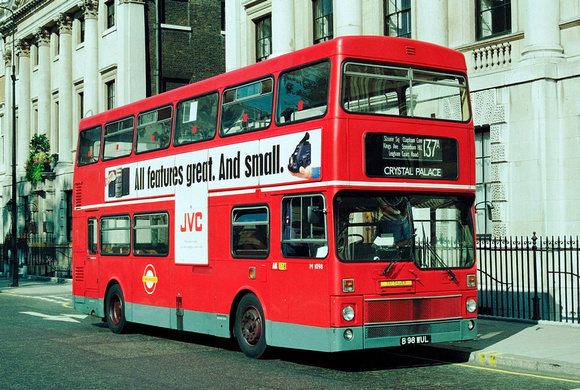 Route 137A, London Transport, M1089, B98WUL, Oxford Circus