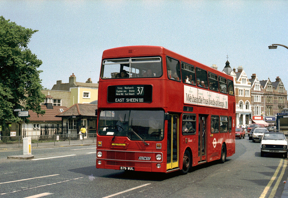 Route 37, London Transport, M1079, B79WUL, Clapham