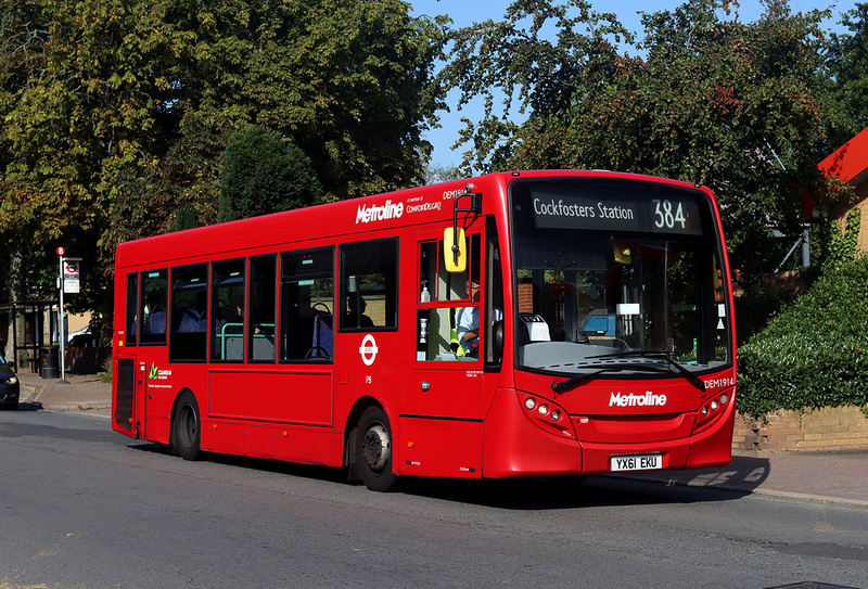 London Bus Routes Route 384 Barnet Quinta Drive Cockfosters