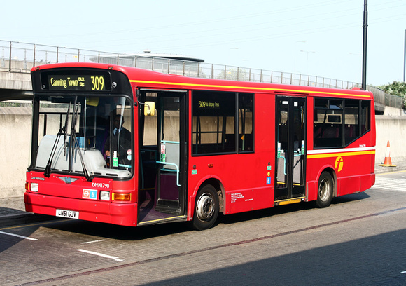 Route 309, First London, DM41790, LN51GJV, Canning Town