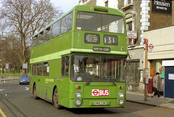 Route 131, London Country, HNB33N, Clapham Common