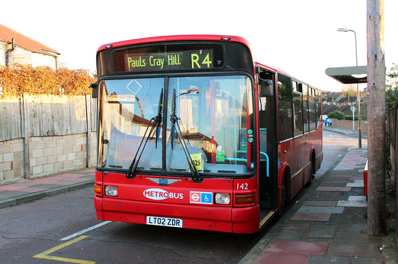 Route R4, Metrobus 142, LT02ZDR, Orpington