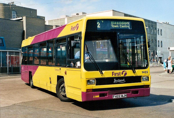 Route 2, First Essex 1422, F422MJN, Southend