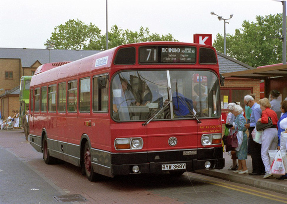 Route 71, London Transport, LS368, BYW368V, Kingston