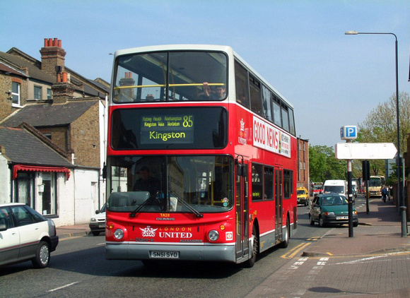 Route 85, London United, TA211, SN51SYO, Kingston