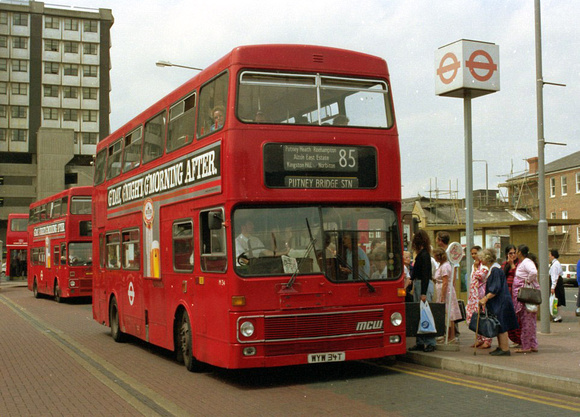 Route 85, London Transport, M34, WYW34T, Kingston