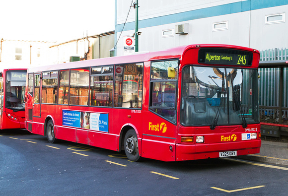 Route 245, First London, DML41325, V325GBY, Golders Green