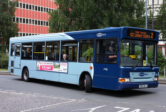 Route 2, Metrobus 203, SN03WLA, Crawley