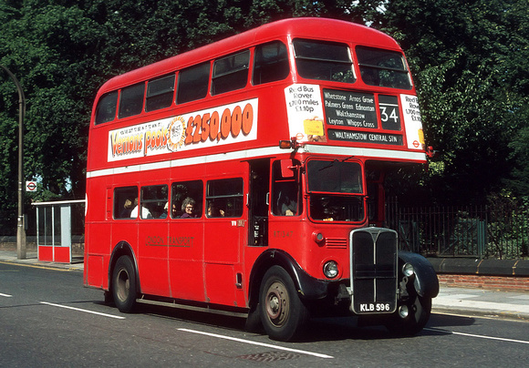 Route 34, London Transport, RT1347, KLB596