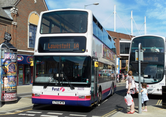 Route 1A, First 32213, LT52WTW, Great Yarmouth