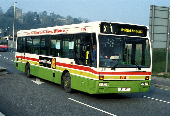 Route X1, First Cymru 821, L821HCY, Bridgend