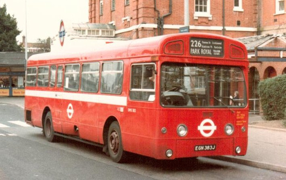 Route 226, London Transport, SMS383, EGN383J, Golders Green