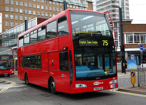 Route 75, Metrobus 870, PN09EKR, Croydon