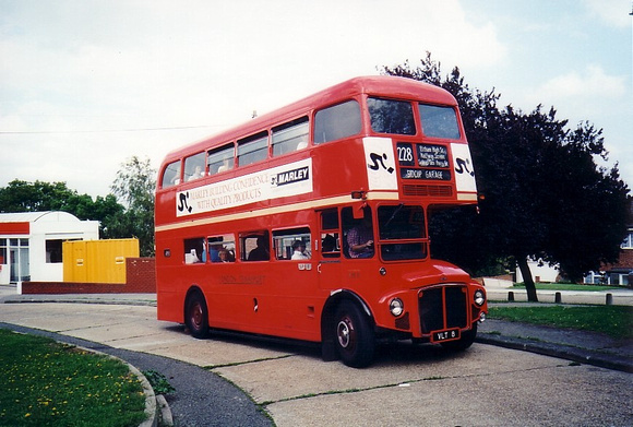 Route 228, London Transport, RM8, VLT8