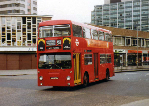 Route 54, London Transport, DMS1876, GHM876N, Croydon