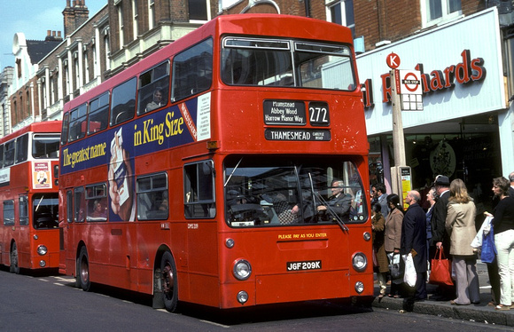 Route 272, London Transport, DMS209, JGF209K, Woolwich