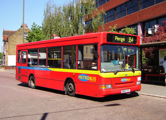 Route 354, Metrobus 285, SN03YCF, Bromley