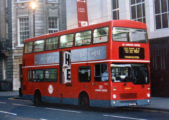 Route N67, London United, M1064, B64WUL, Trafalgar Square