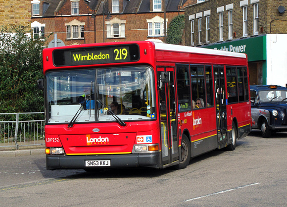 London Bus Routes | Route 219: Clapham Junction - Wimbledon | Route 219