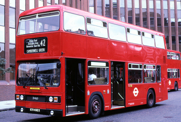 Route 42, London Transport, T492, KYV492X, Aldgate