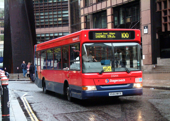 Route 100, Stagecoach London, DS144, V144MVX, Liverpool Street