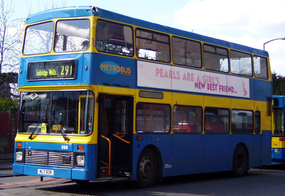 Route 291, Metrobus 888, WLT838, Crawley