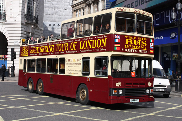 Big Bus Tours, E359NUV, Piccadilly Circus