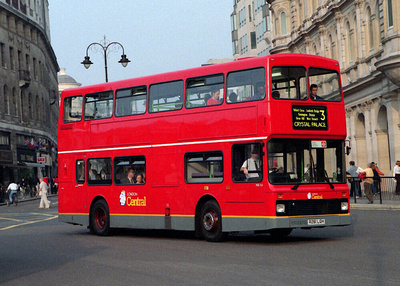 Route 3, London Central, NV61, R261LGH, Trafalgar Square