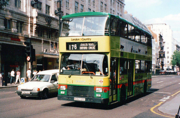 Route 176, London & Country 682, H682GPF, The Strand
