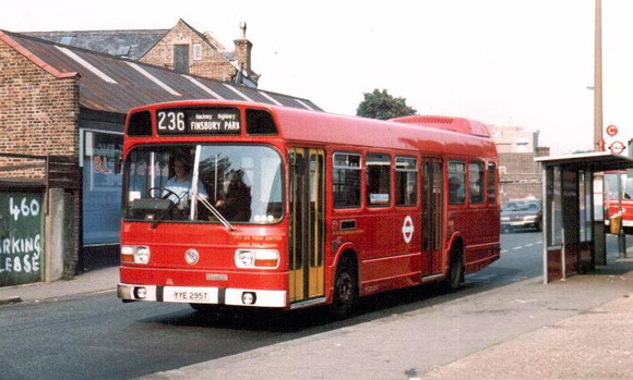 Route 236, London Transport, LS295, YYE295T, Leytonstone Stn